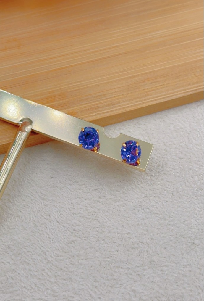 BOUCLES D'OREILLES EN ACIER INOXYDABLE(0.6CM)